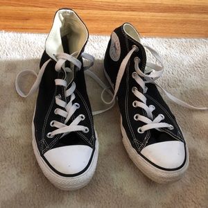 Black high-top converse